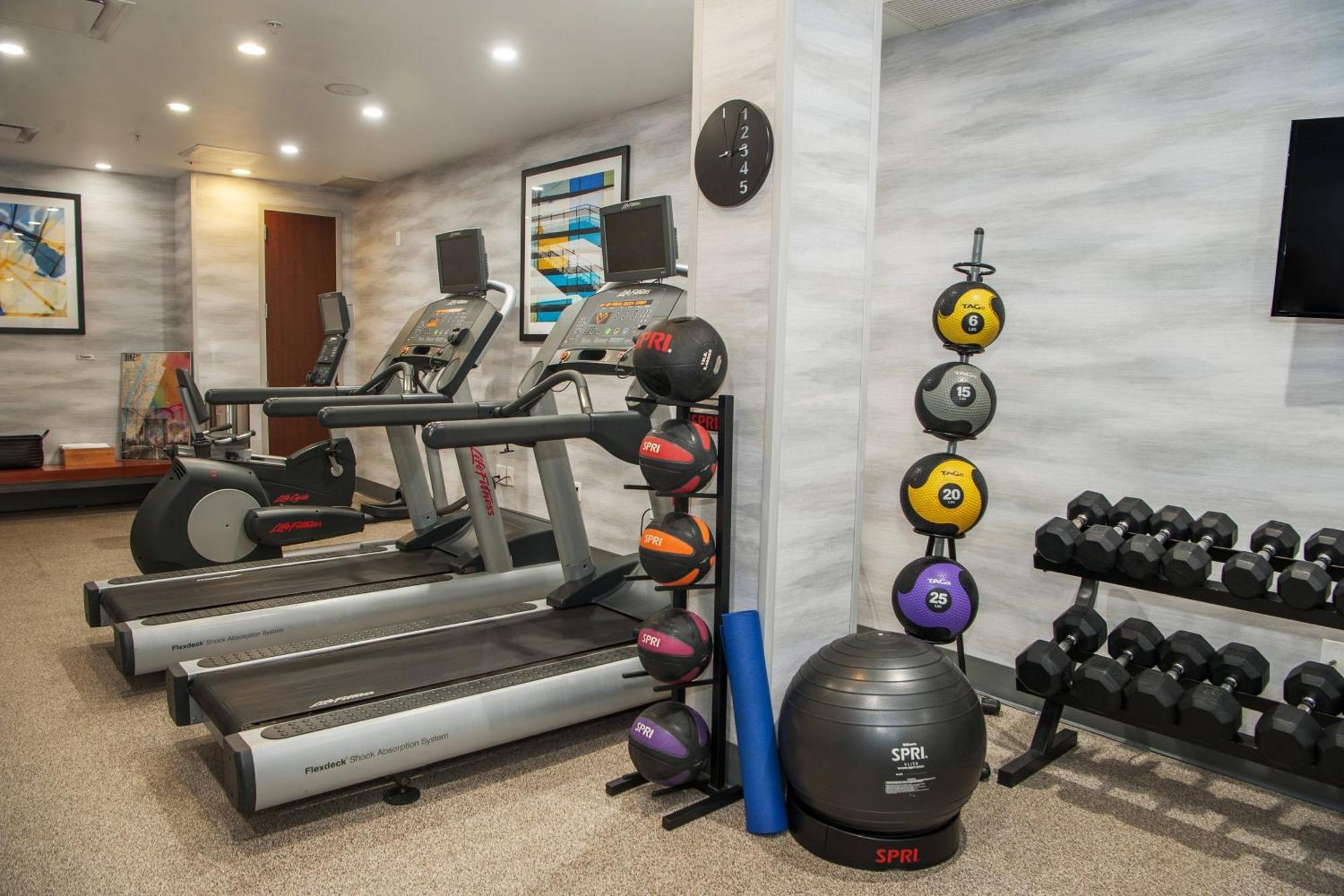 Hotel Fairfield & By Marriott Brooklyn 3*