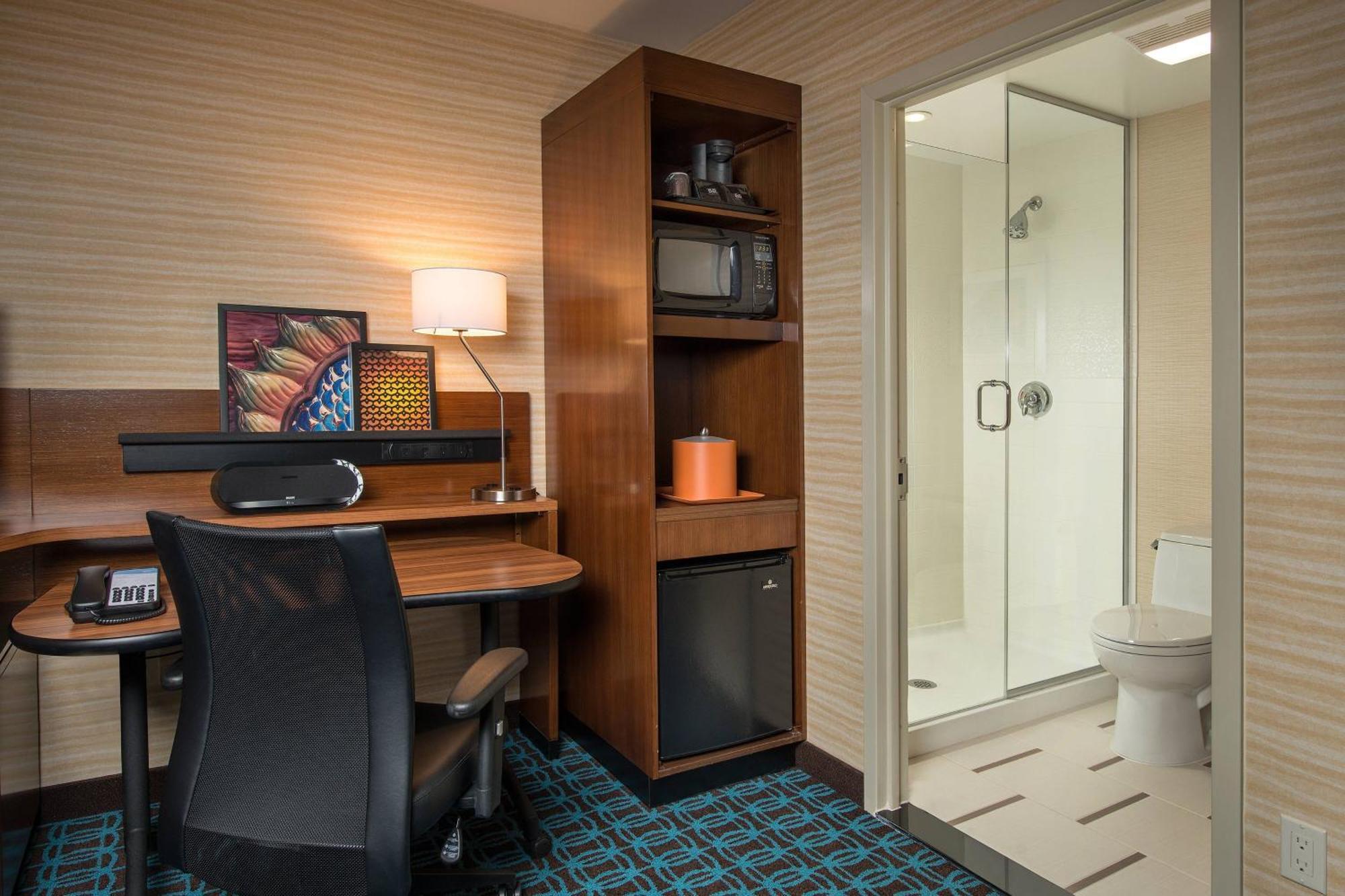 Fairfield & Manhattan/downtown East Hotel 3*