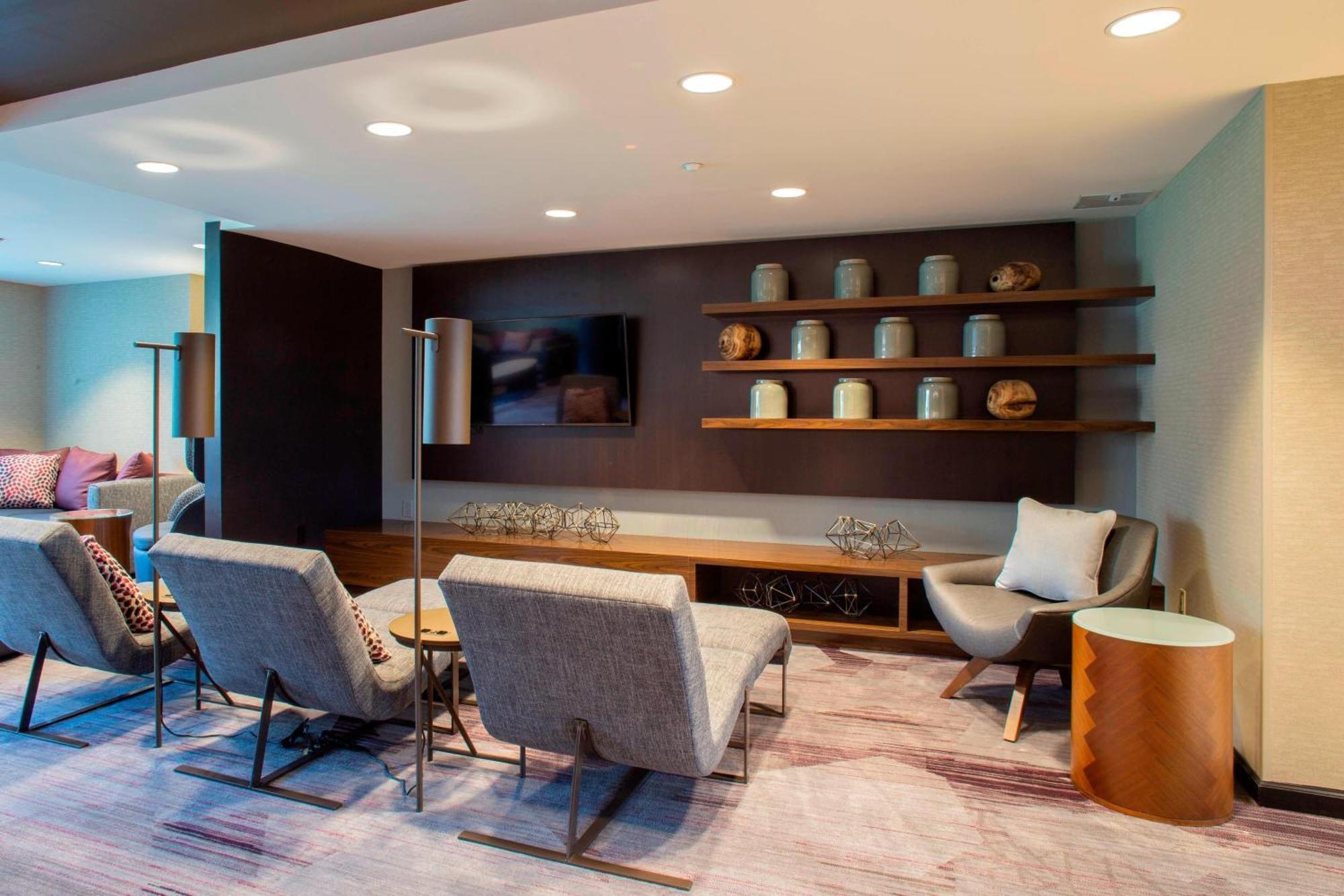 Courtyard By Marriott Queens/fresh Meadows Hotel