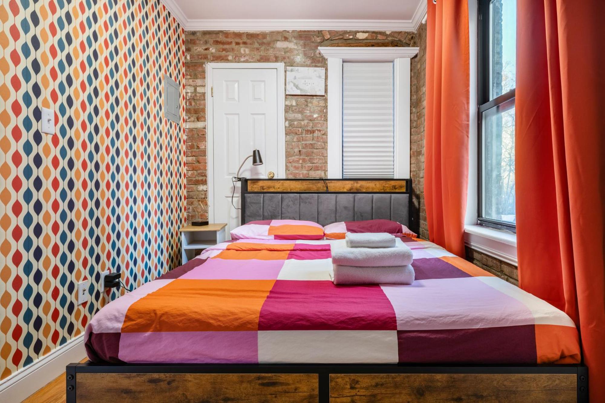 2 Bedroom Unit In Lower Manhattan Apartment *