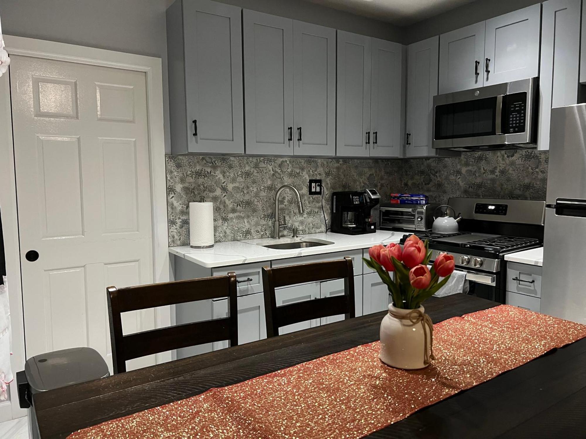 3 Bedrooms In 2nd Floor Modern Brooklyn Home, Close To J Train Gasthof New York