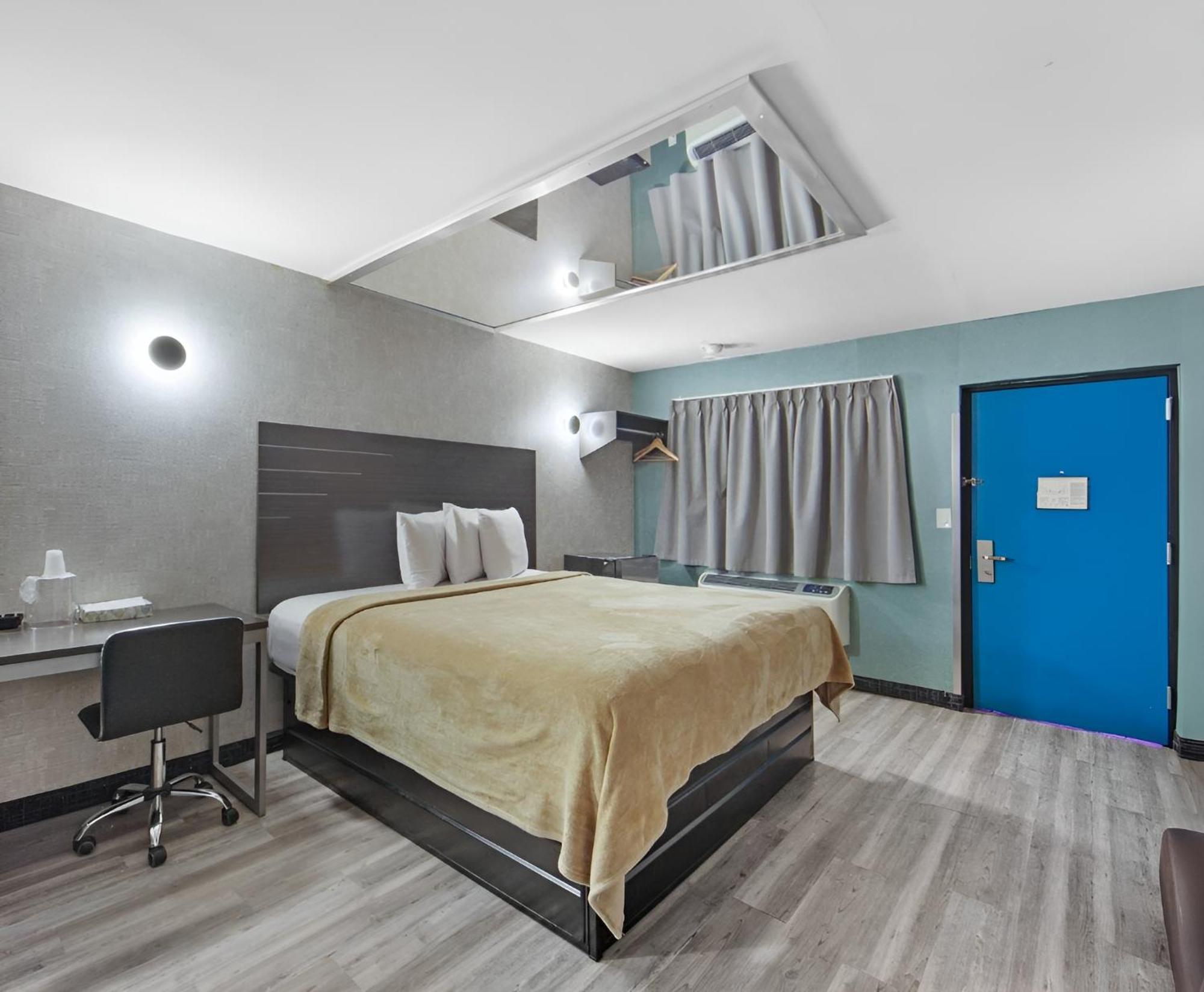 Opus Bronx Near Bay Plaza Mall Hotel New York