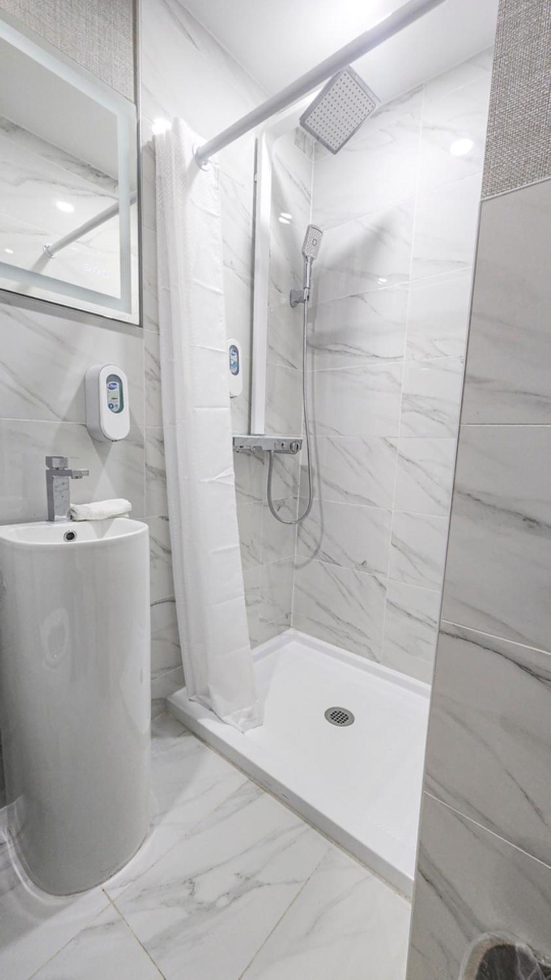 Hotel Fuego Bronx Brand New