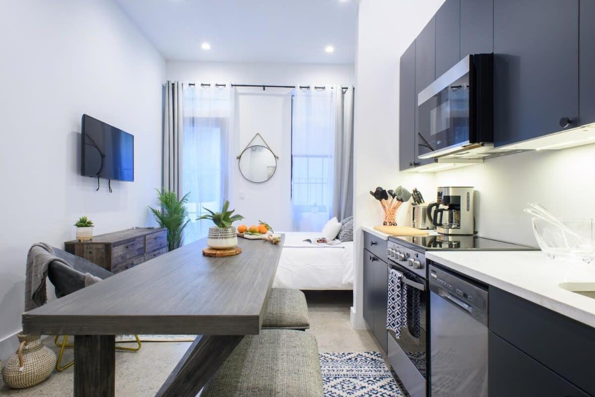 3-2 Prime East Village Private Outdoor *