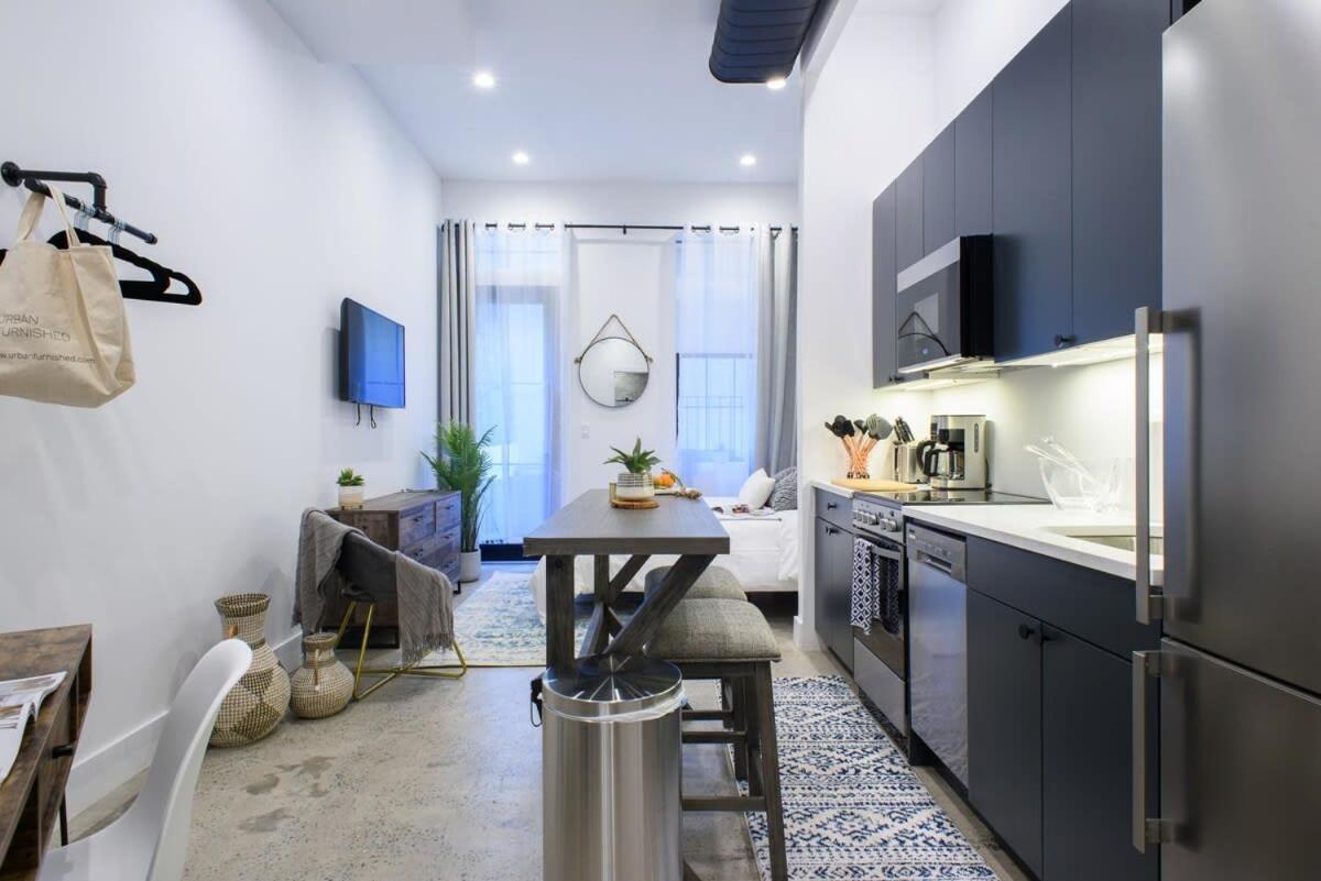 3-2 Prime East Village Private Outdoor *