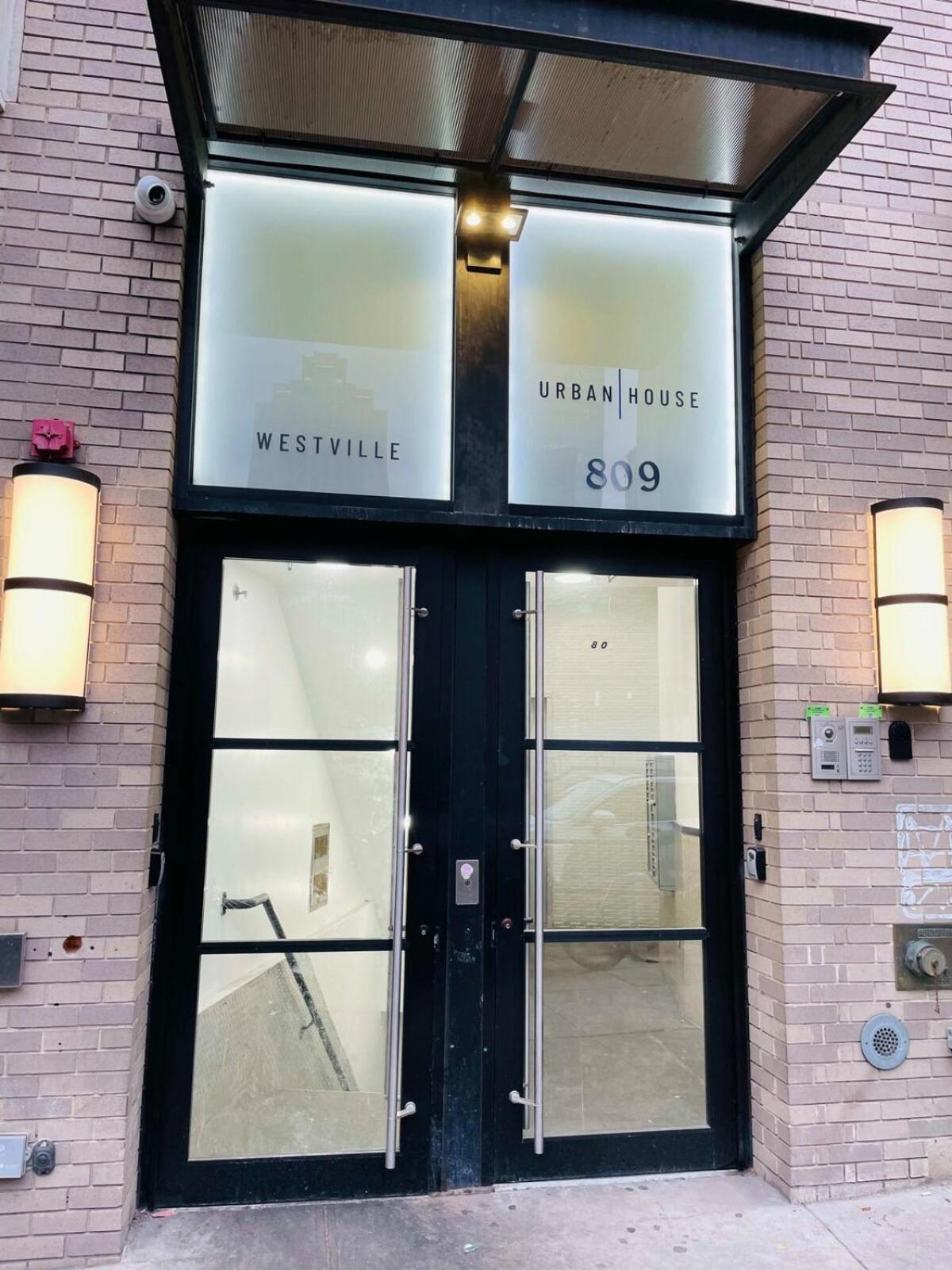 Apartment 809-2b With A Private Terrace By Columbus Circle
