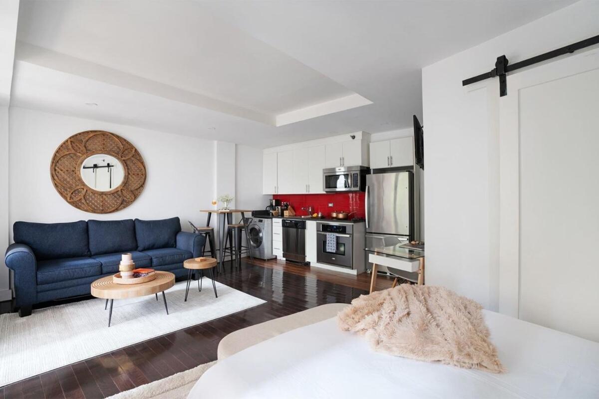 Apartment 809-2b With A Private Terrace By Columbus Circle New York