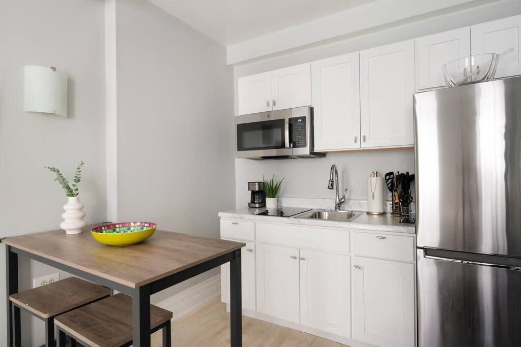 Apartment 73-705n Luxury Elv Bldg 24h Dm Gym *