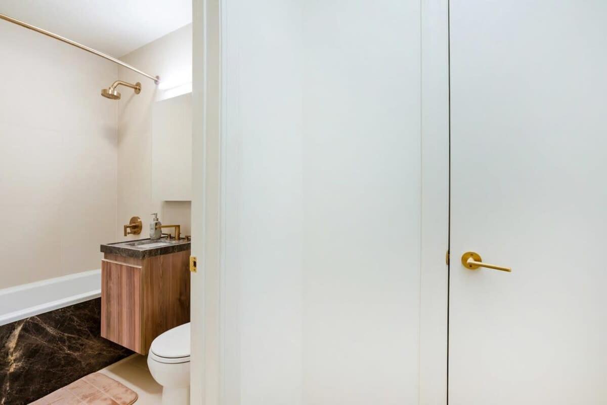 Apartment 52-3d Massive New Reno 2br New York