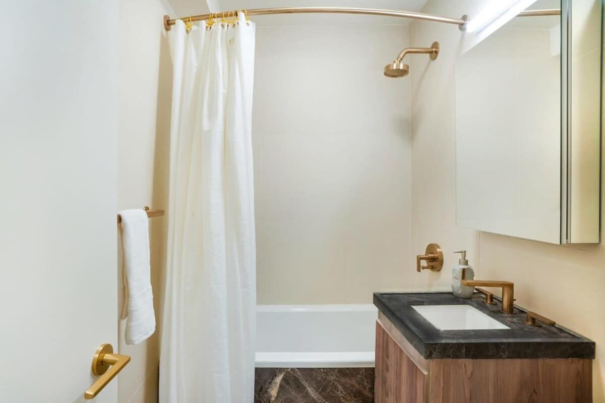 52-3d Massive New Reno 2br New York