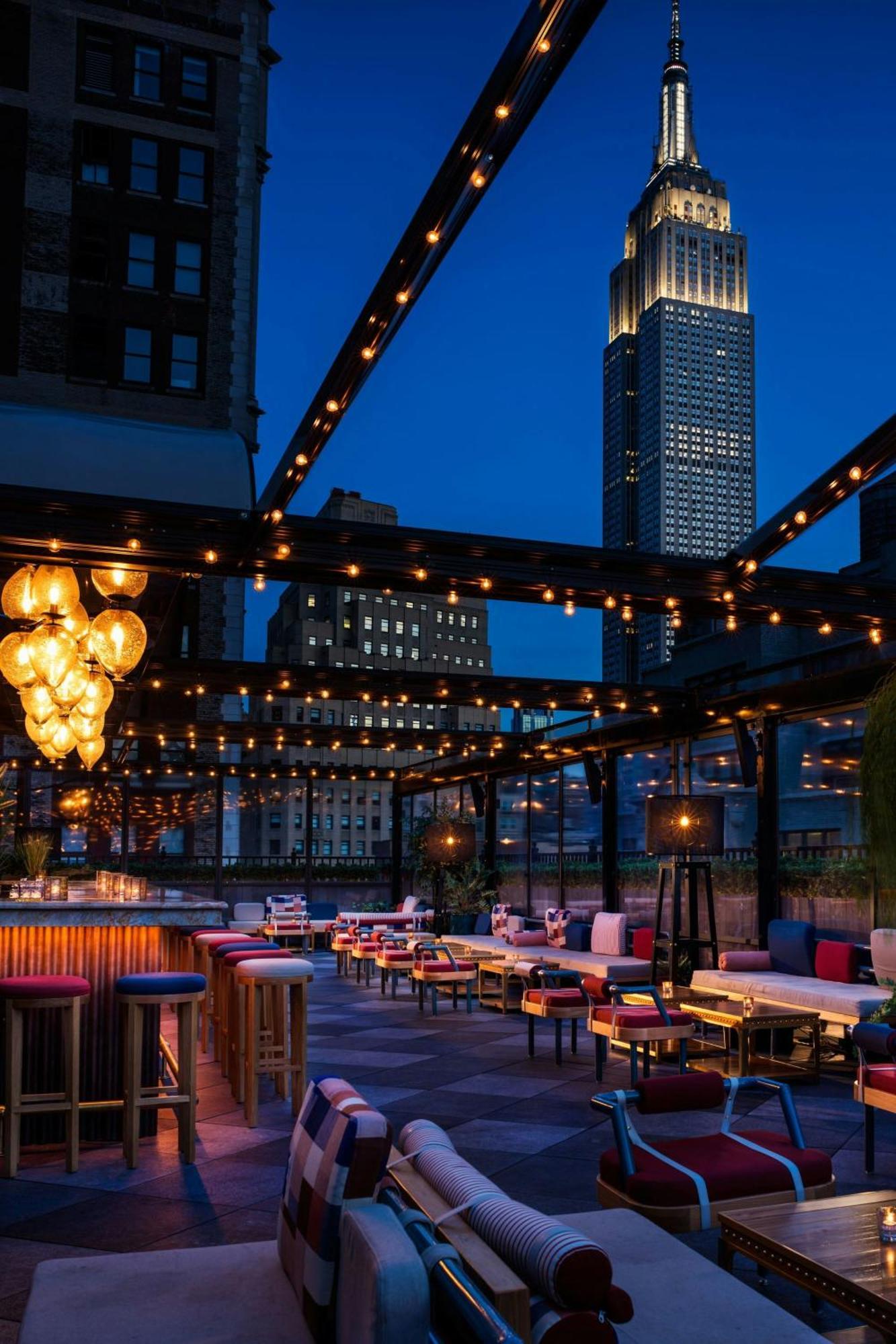 Moxy Nyc Times Square Hotel
