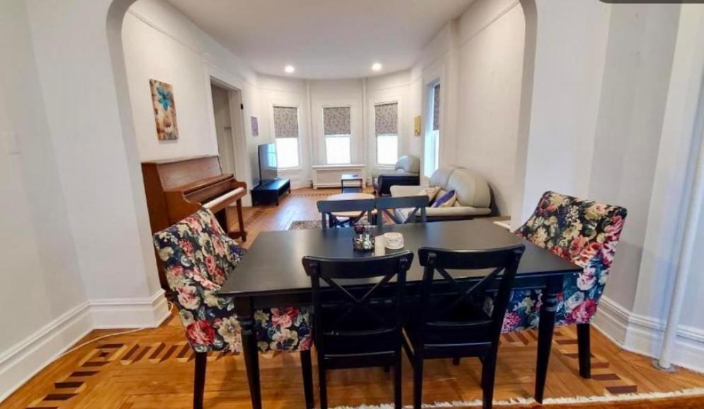 Gorgeous Victorian House!! Entire In Sam's