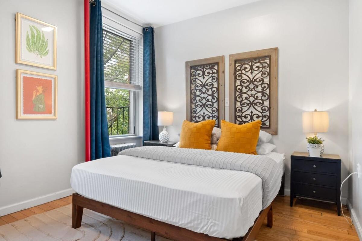 Convenient 2br - Walking Distance To Times Square New York