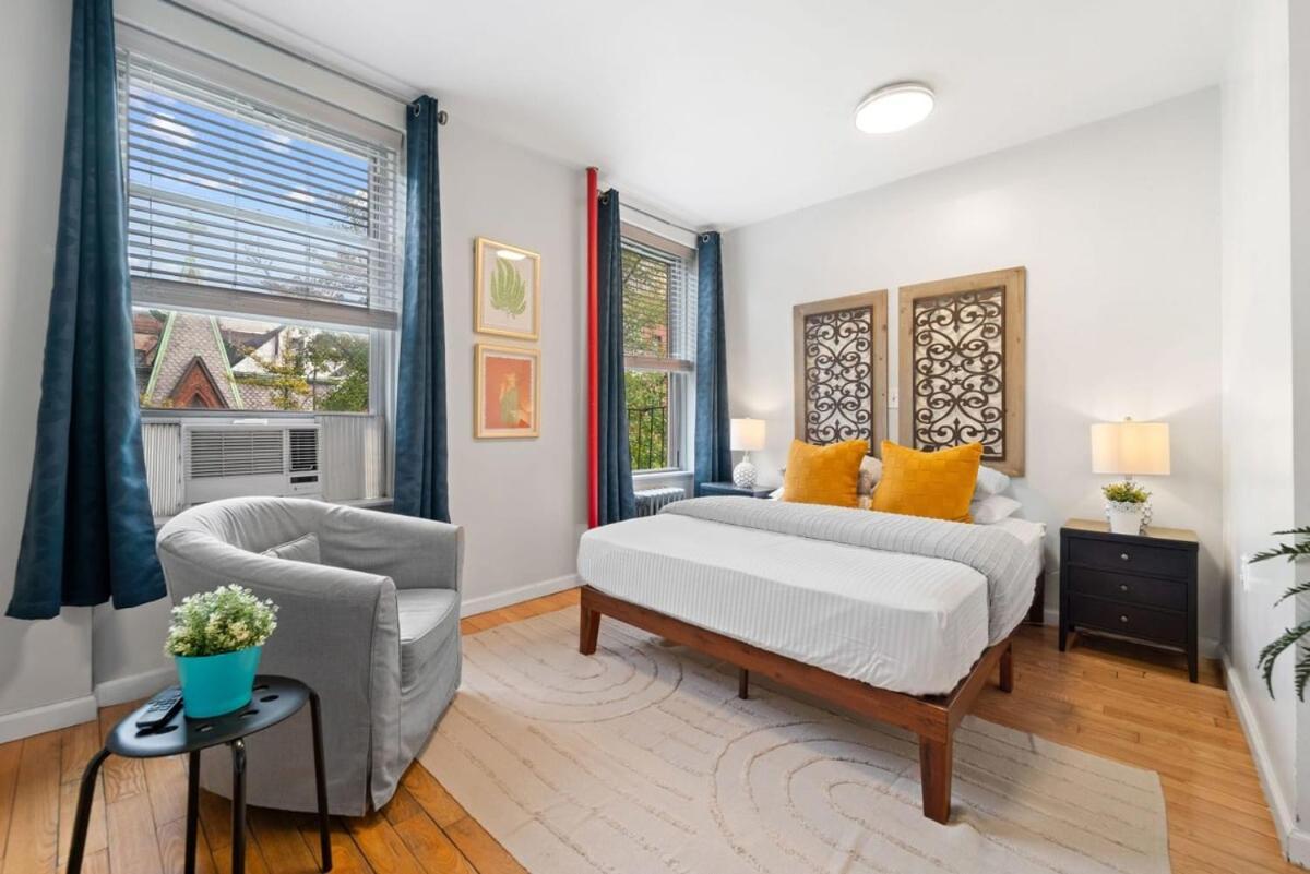 Convenient 2br - Walking Distance To Times Square * New York