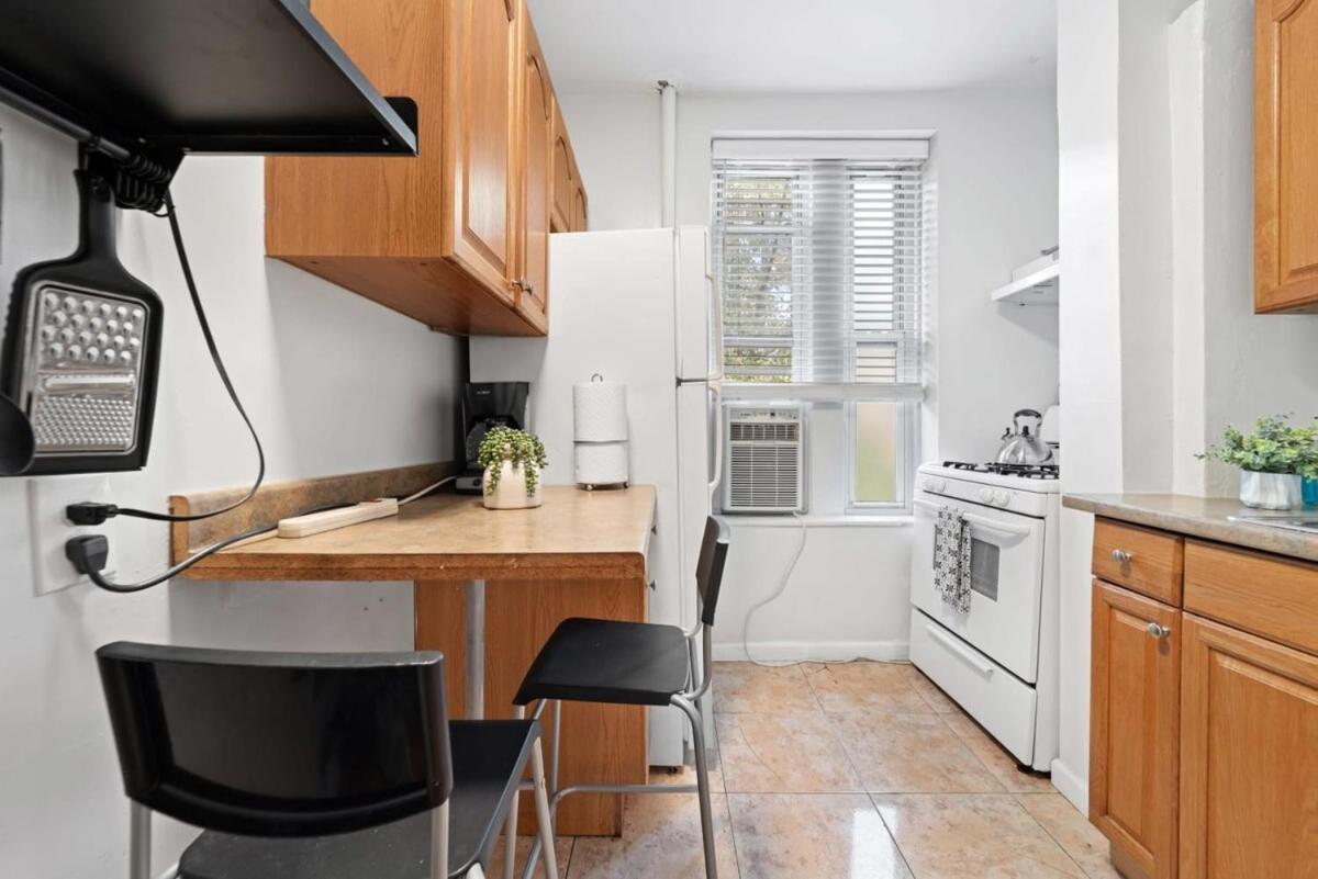 Convenient 2br - Walking Distance To Times Square Apartment New York