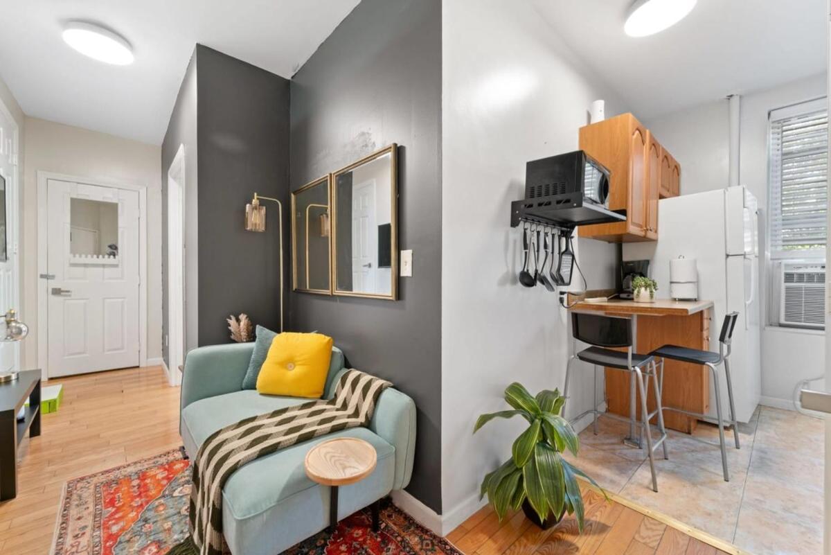 Convenient 2br - Walking Distance To Times Square Apartment New York