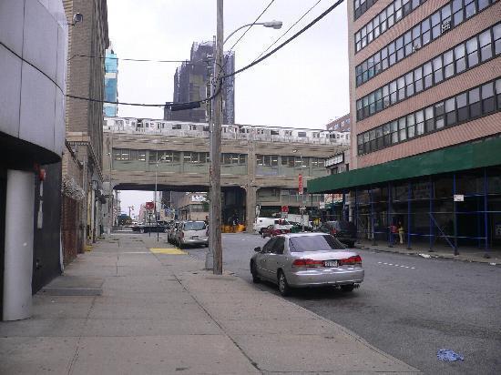 Red Lion & Long Island City 3*