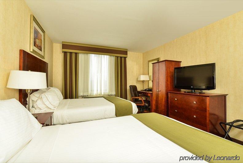 Holiday Express Staten Island West 3* New York