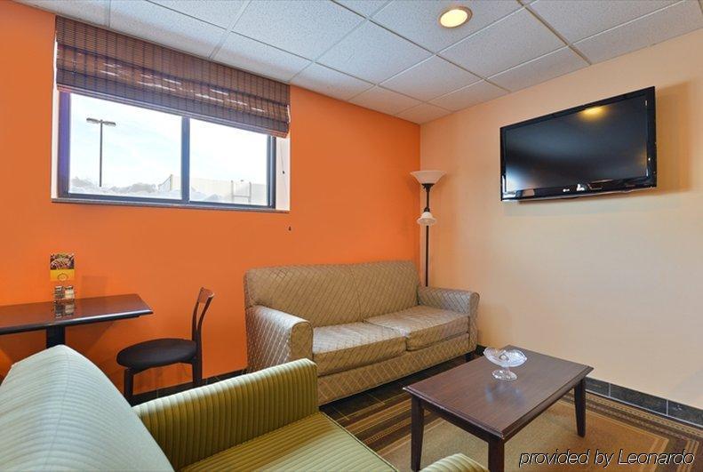 Holiday Express Staten Island West Hotel