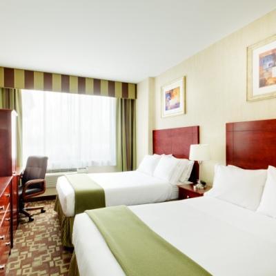 Holiday Express Staten Island West 3*