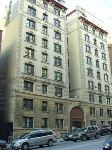 Imperial Court Hotel 2*