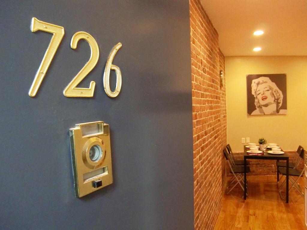 Midtown Manhattan Apartment