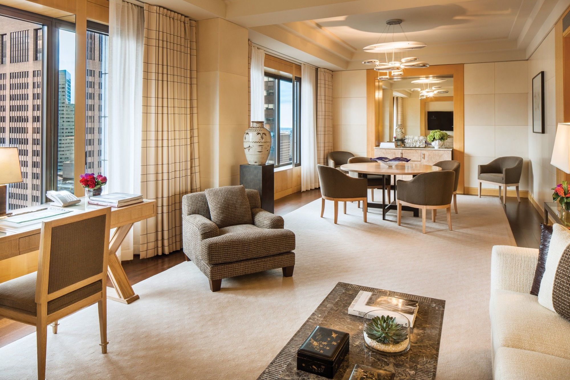 Four Seasons Hotel 5*