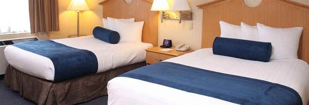 Hotel Marco Laguardia & 3*