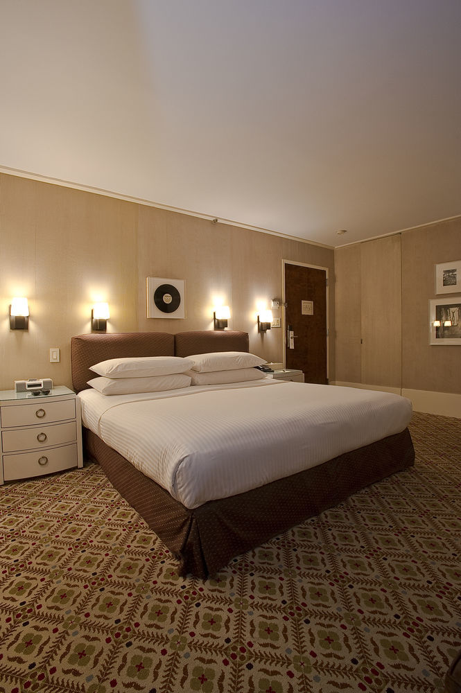 Club Hotel