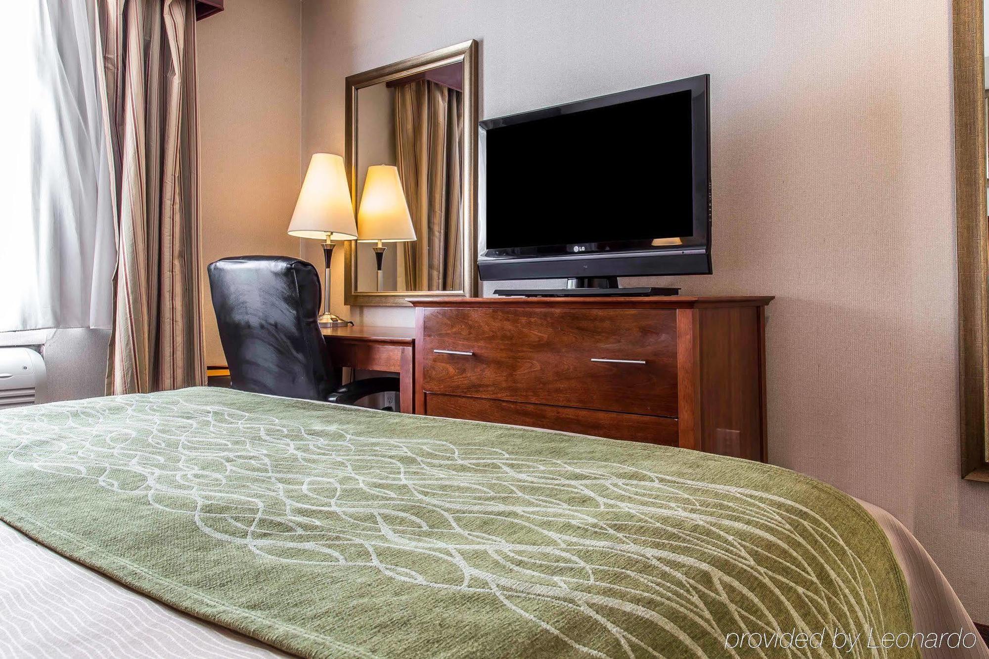 Avion Near Lga Airport, Ascend Collection New York