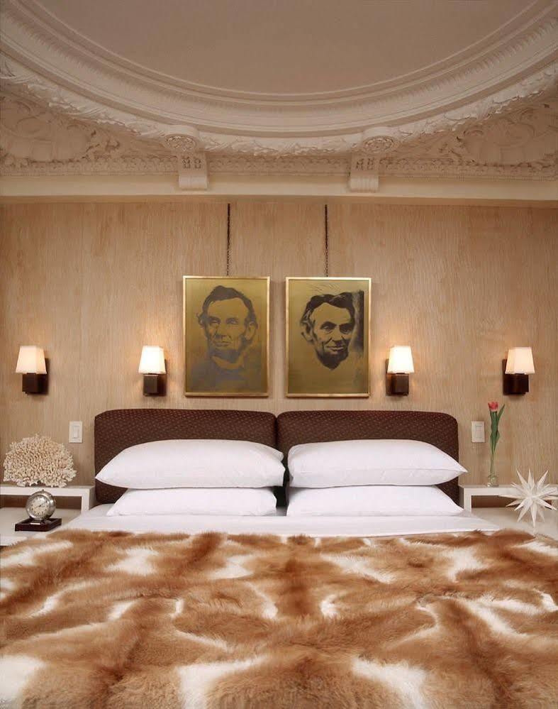 Club Hotel