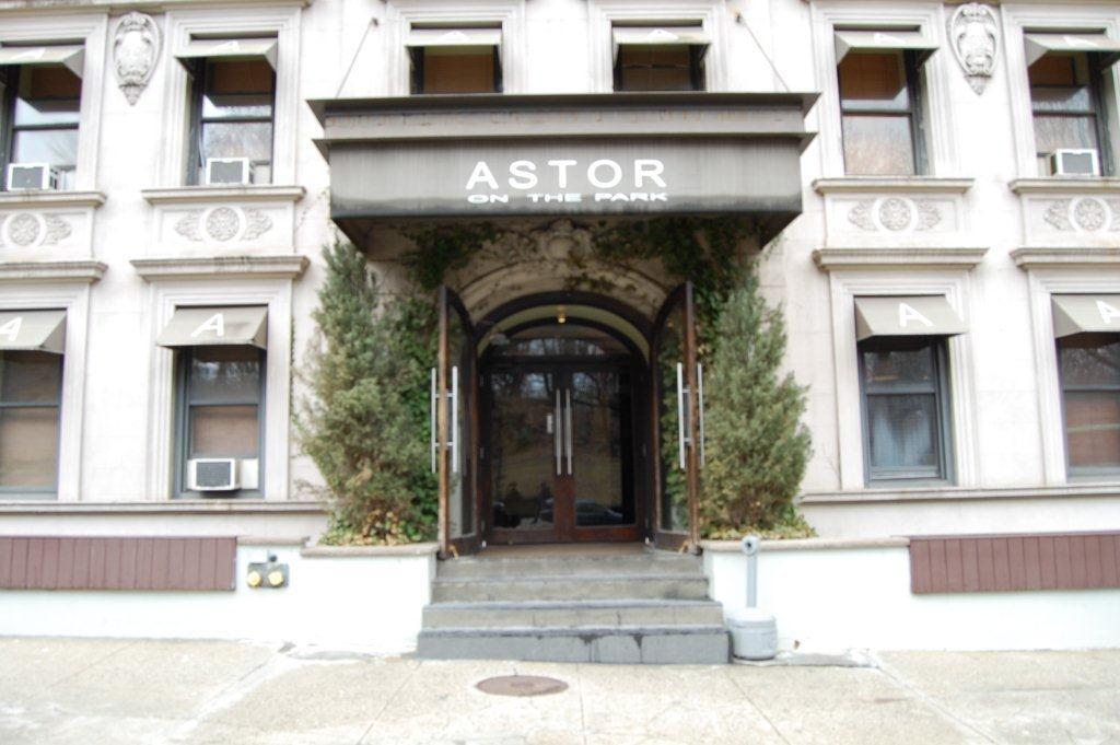 Park West 3*