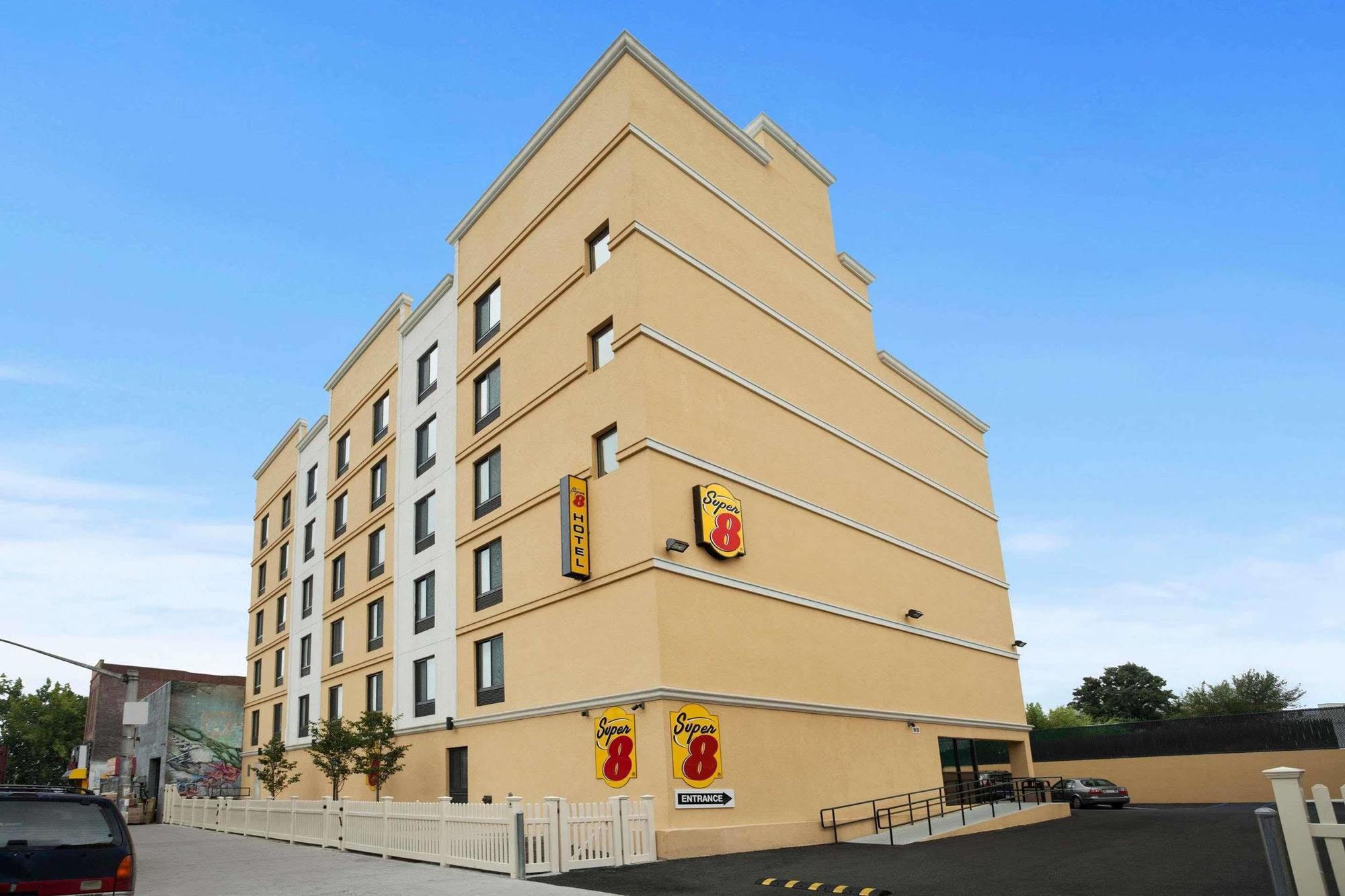 Hotel Super 8 Bronx