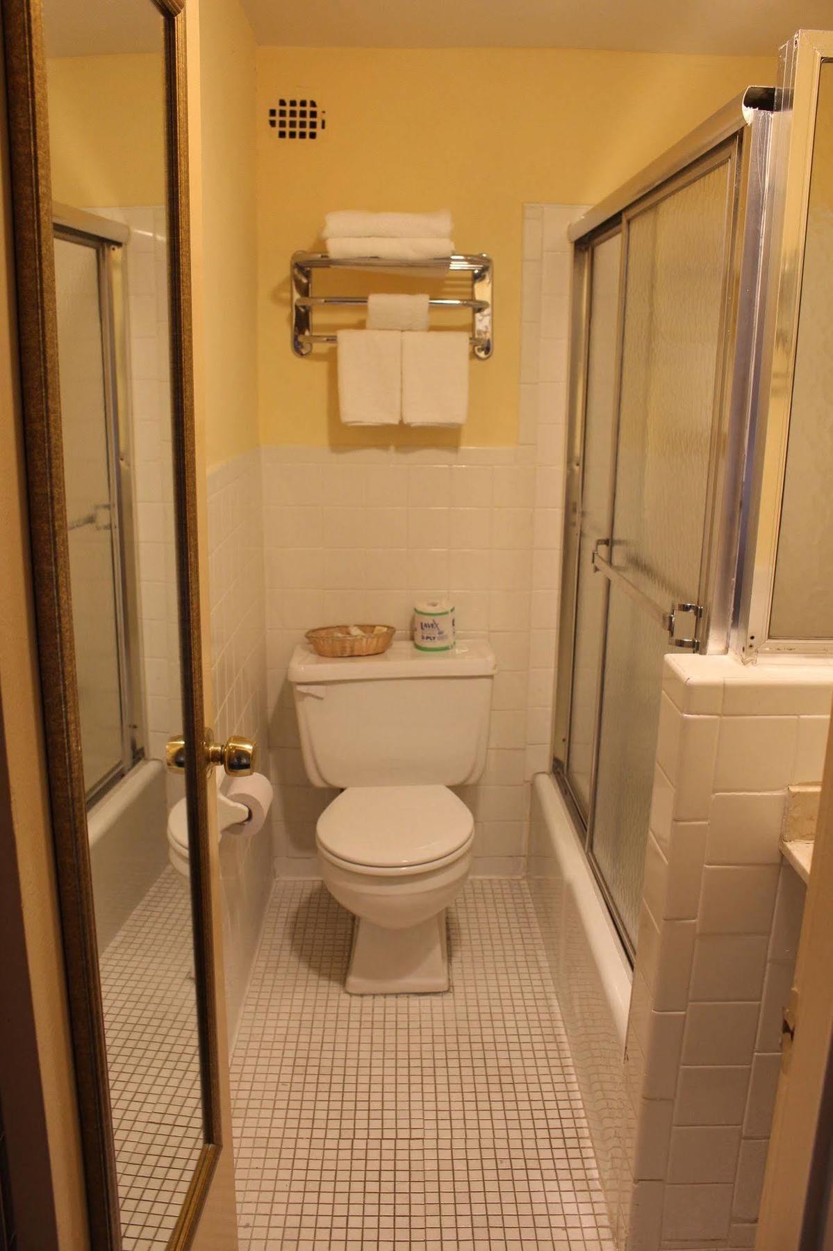 Hotel Jfk 2*