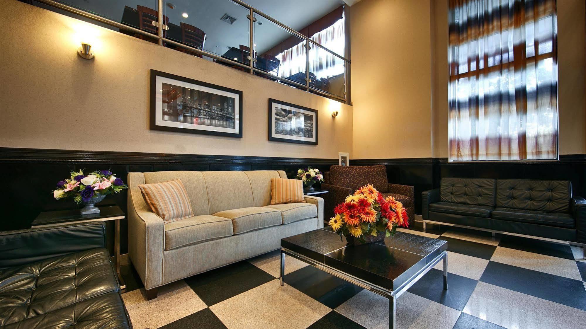 Hotel Western Plaza