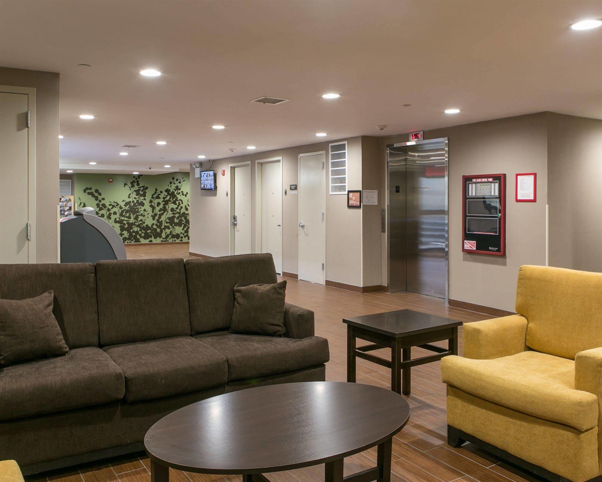 Days By Wyndham Brooklyn Borough Park