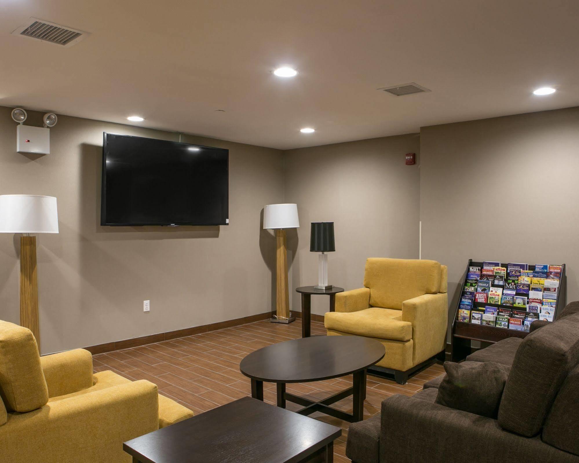 Days By Wyndham Brooklyn Borough Park
