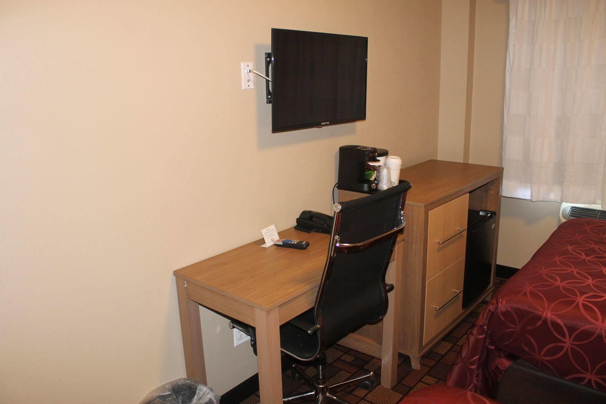 Days By Wyndham Brooklyn Borough Park New York