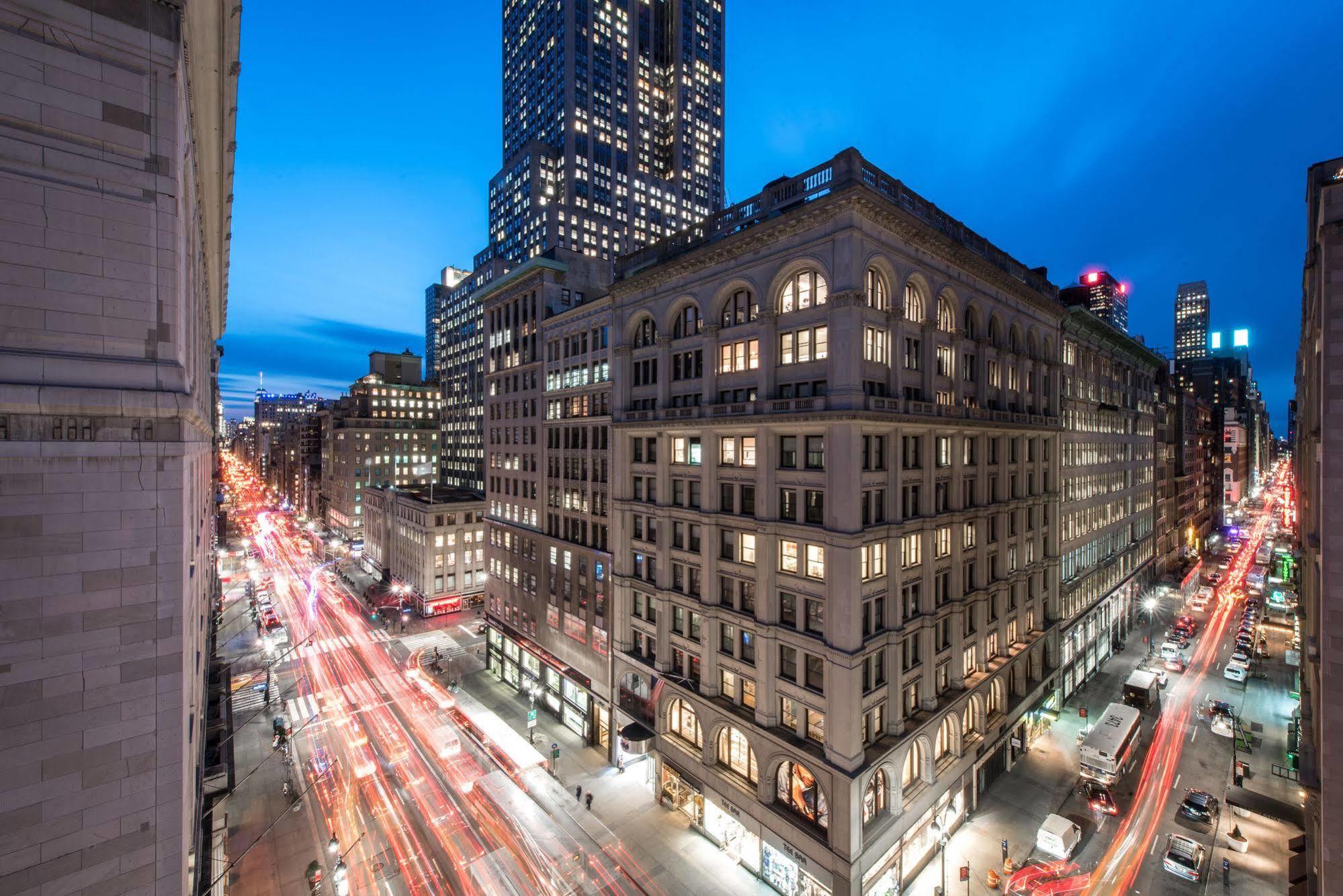U Fifth Avenue, Empire State Building New York