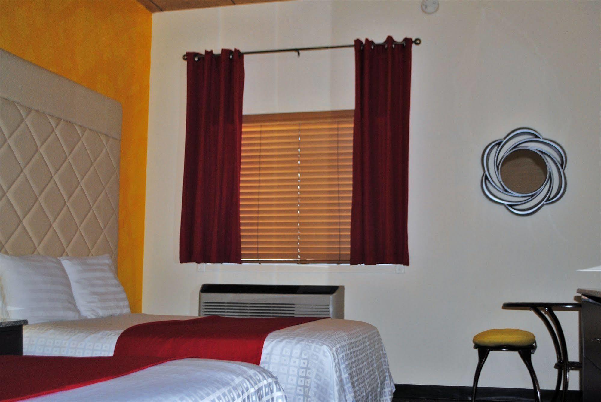 Surfside Three Motel 2*