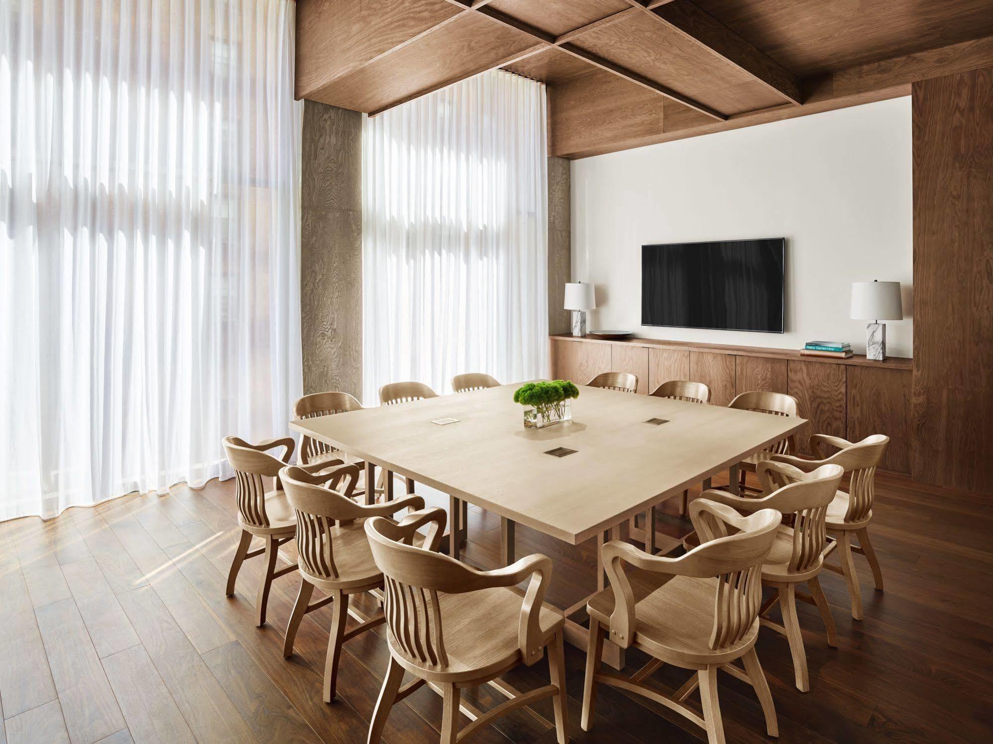 Public Hotel 4*