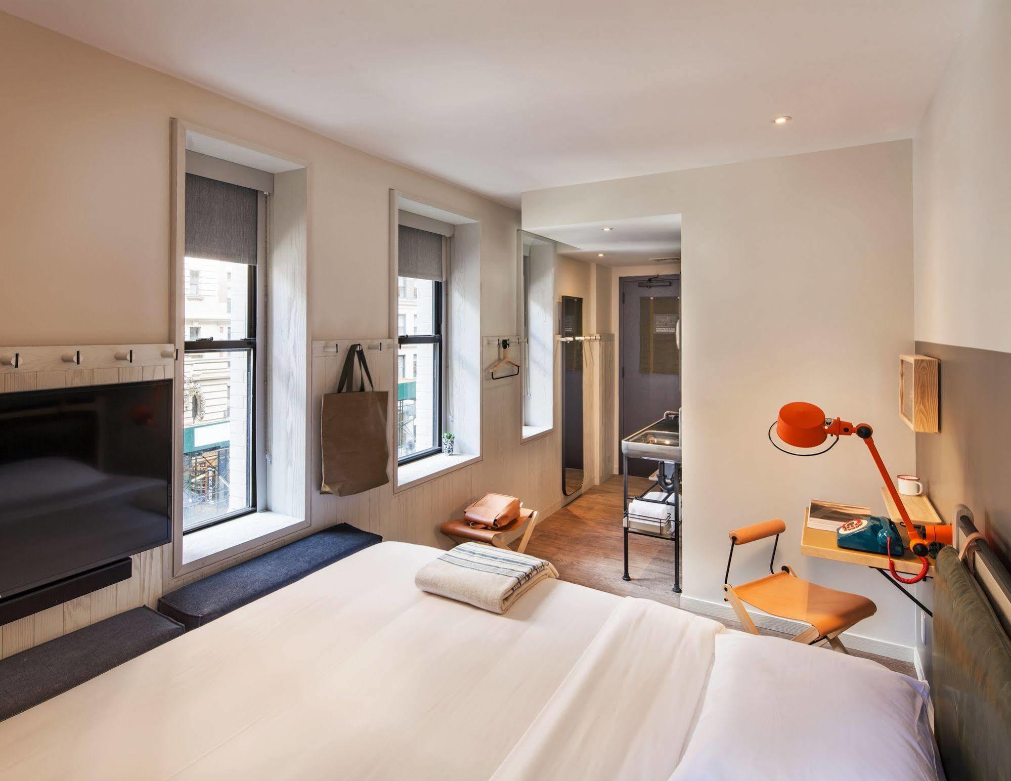 Moxy Nyc Times Square New York