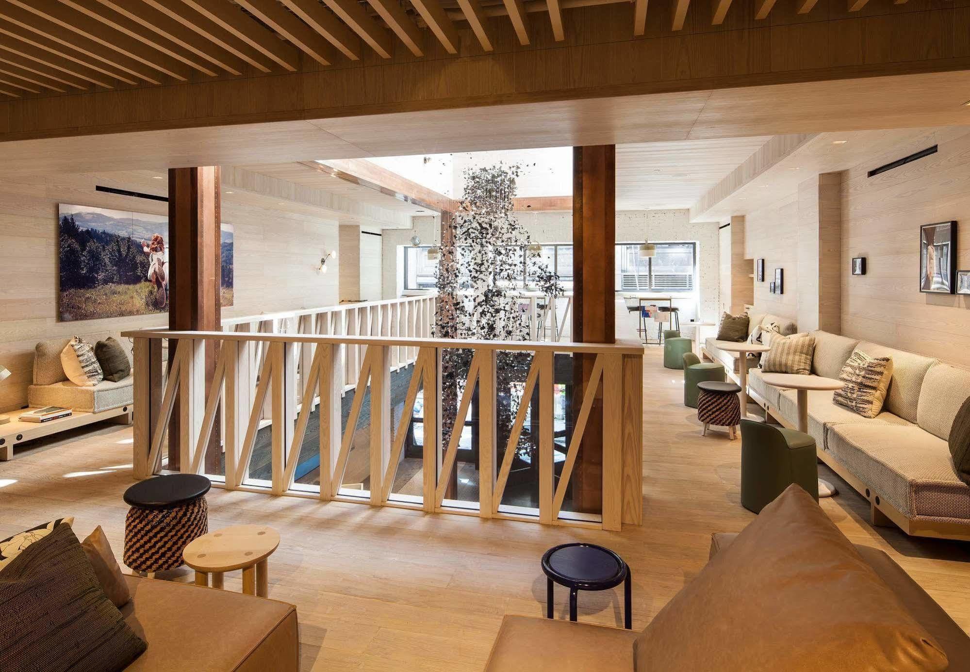 Hotel Moxy Nyc Times Square 4*