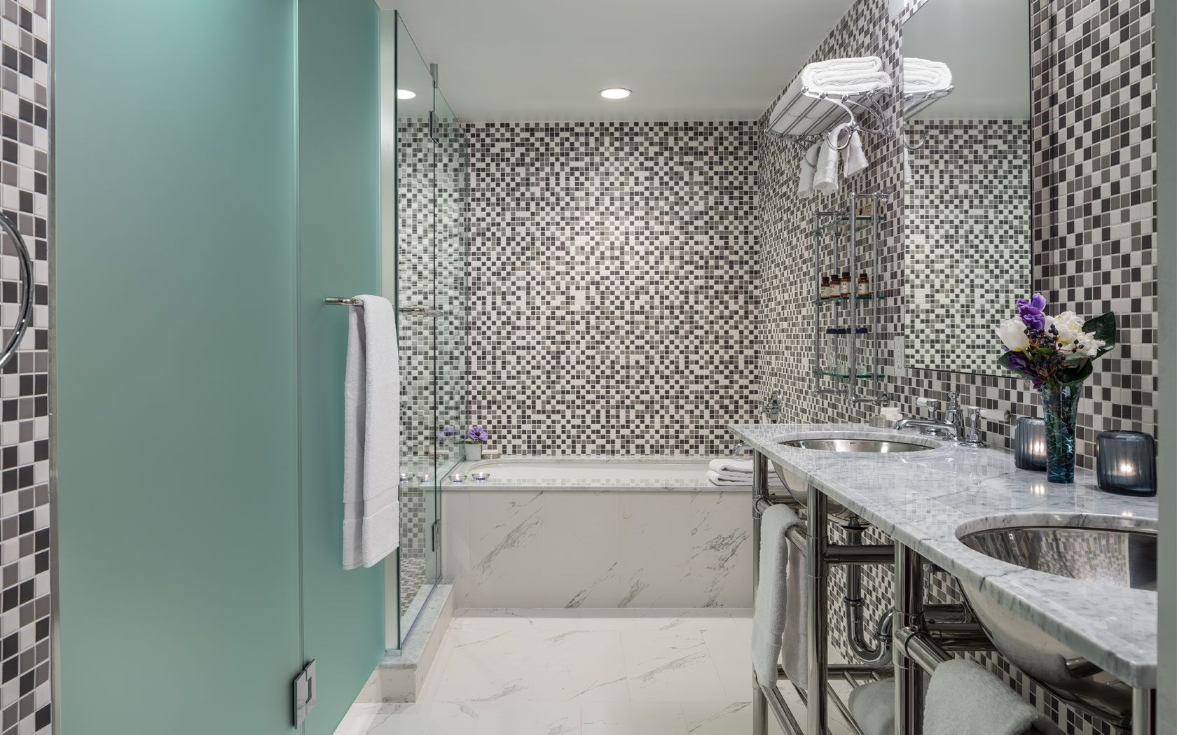Hugo Hotel 4*