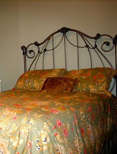 Guest house Bronx