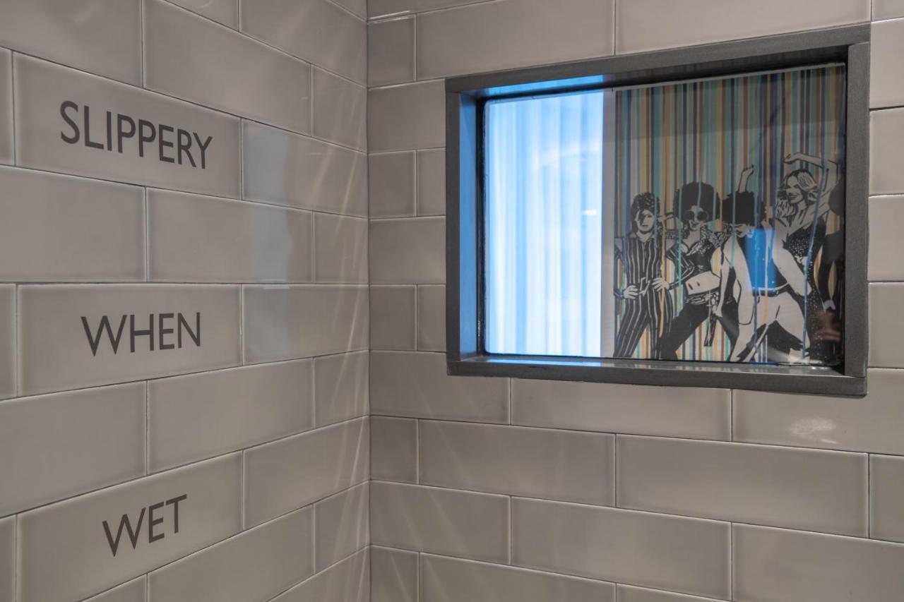Moxy Nyc Downtown Hotel 4*