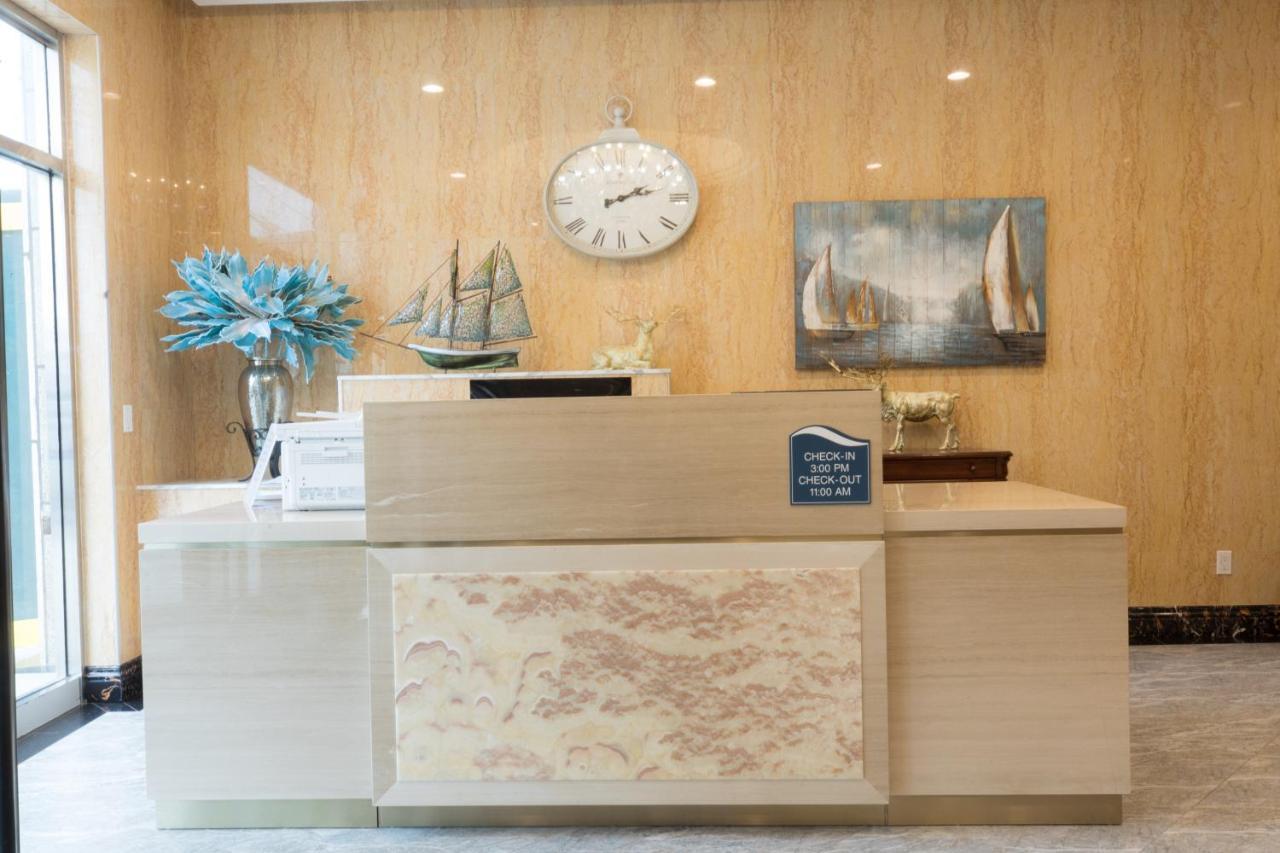Mayflower Boutique 2*