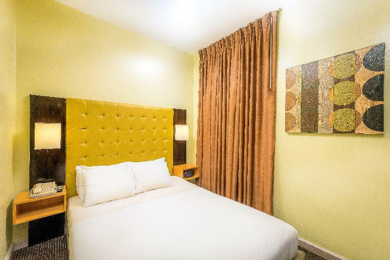 Park West Hotel 3*