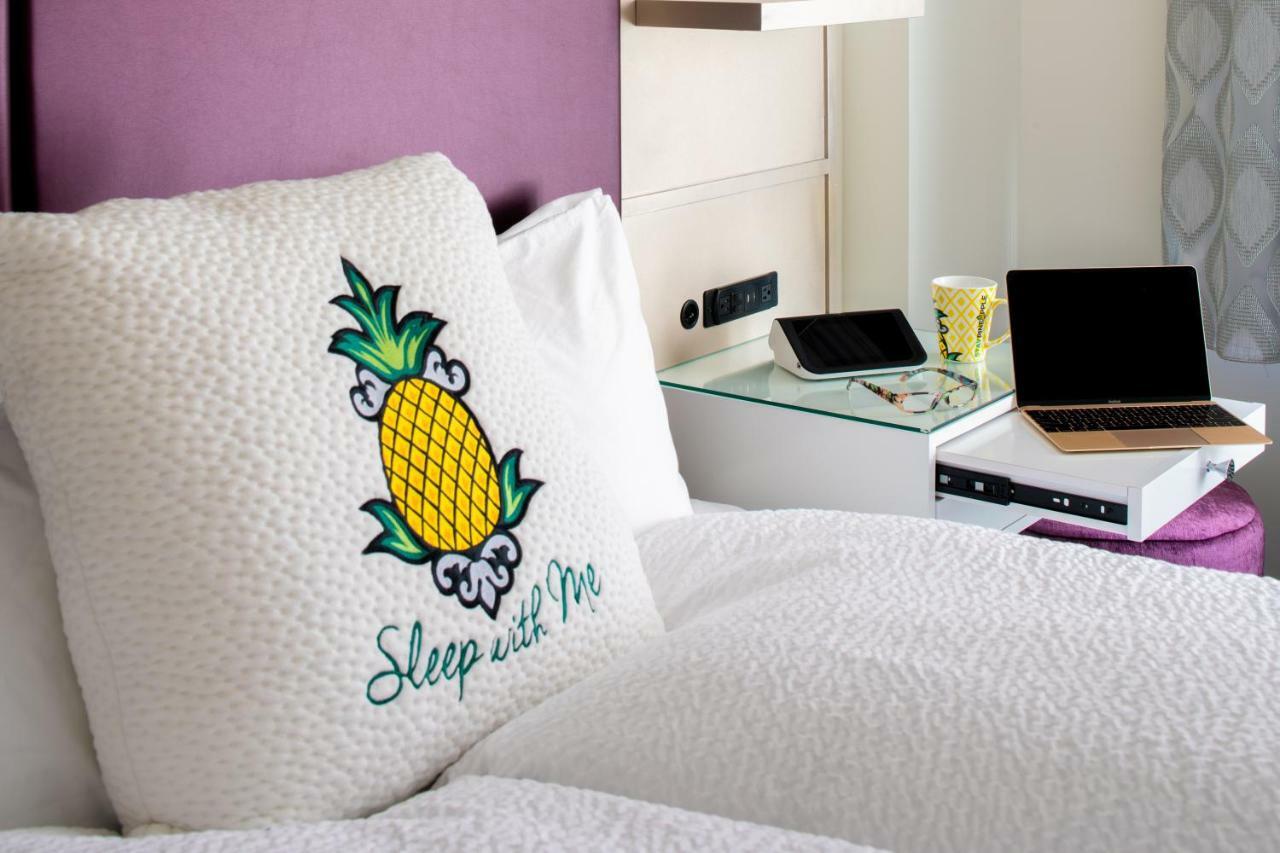 Staypineapple, An Artful Hotel, Midtown New York