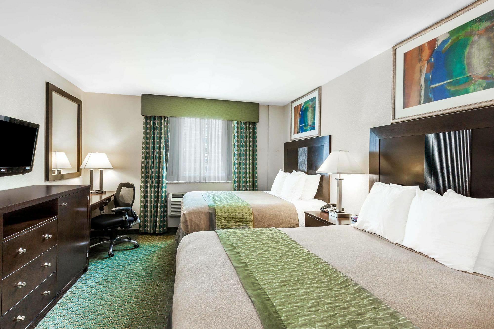 Royal Hotel 2*
